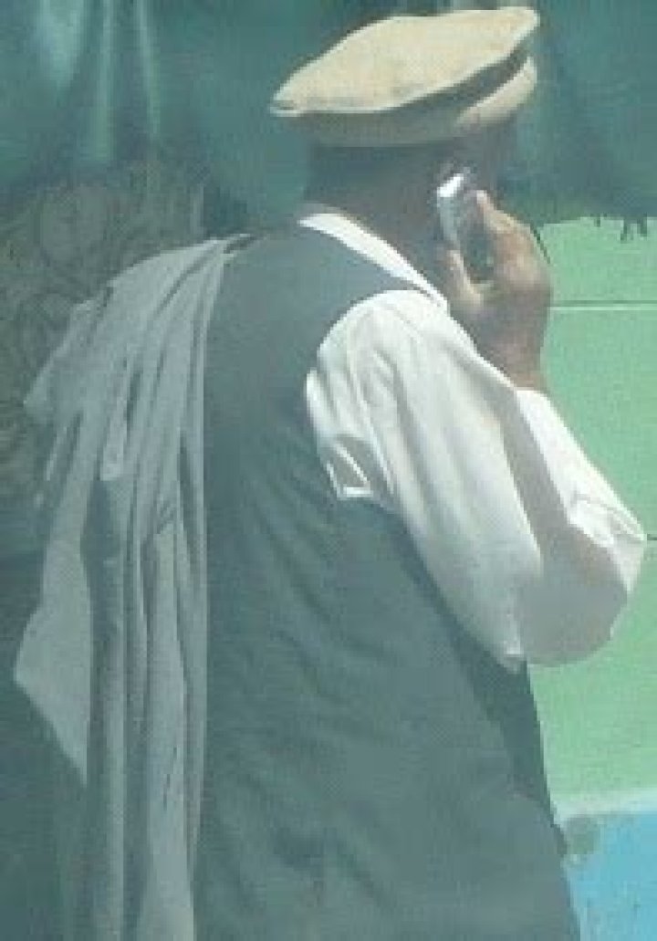 Can US soldiers use cell phones in Afghanistan?