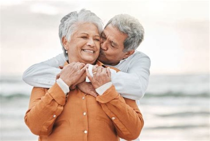 Does a widow lose her Social Security benefits if she remarries?