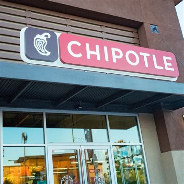 Does Chipotle pay every week or every two weeks?