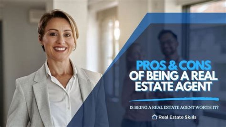 How much a real estate agent earns in Australia?