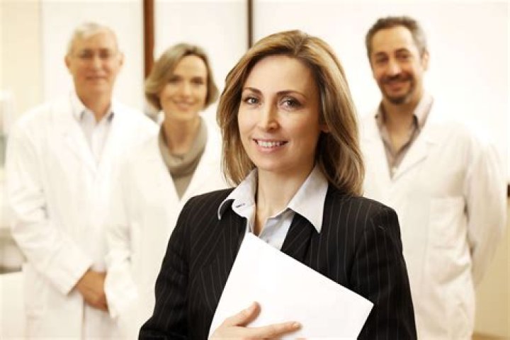 How much do clinical directors make?