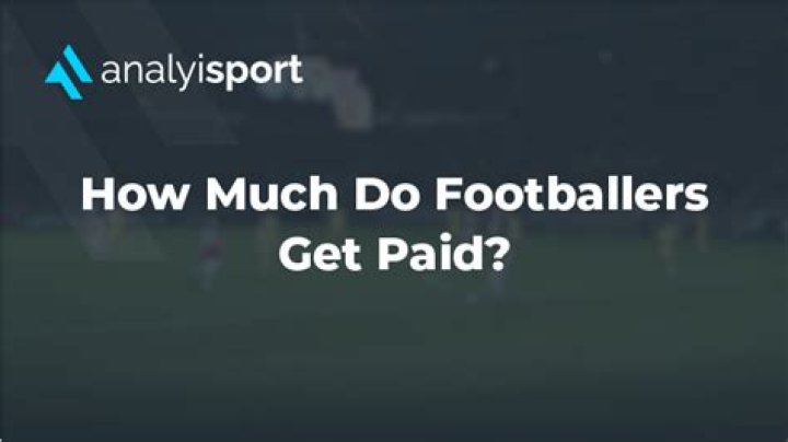 How much do footballers get paid in Ireland?