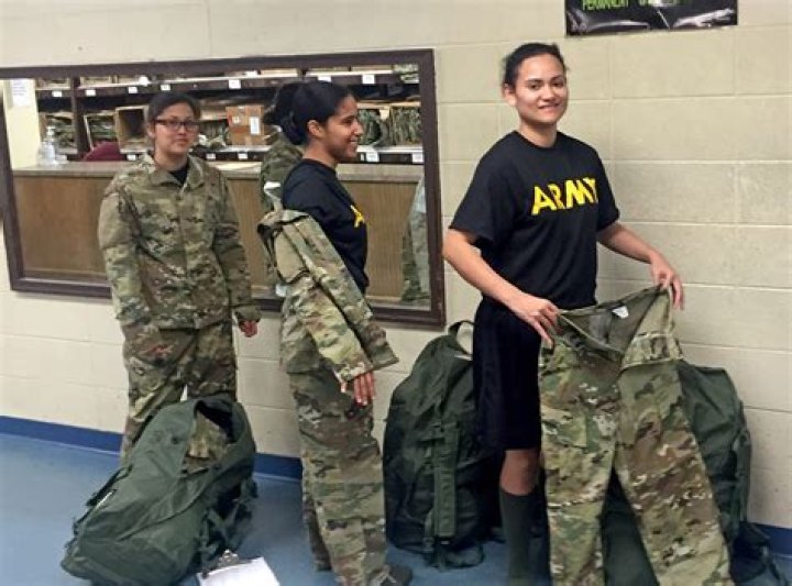 How much do new army recruits get paid?