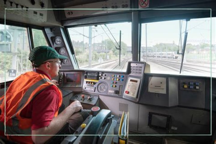 How much do train drivers get paid Aus?