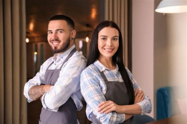 How much do waiters make in tips a day?