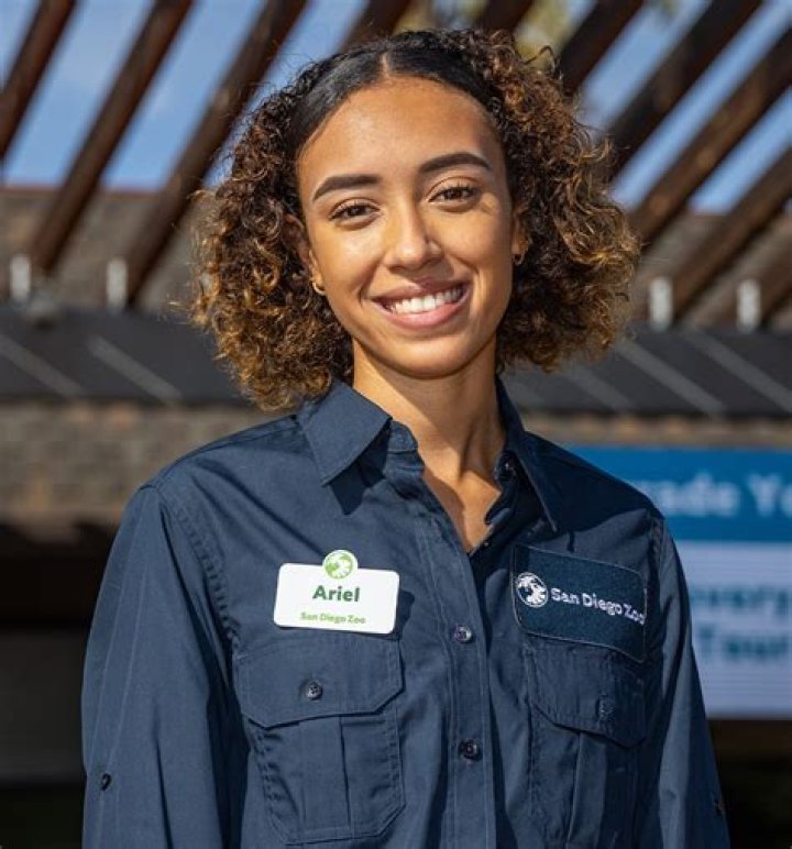How much does a San Diego zoo employee make?