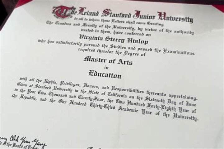 How much does a Stanford graduate earn?
