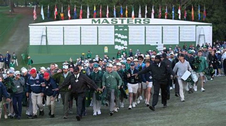 How much does it cost to play in the Masters tournament?