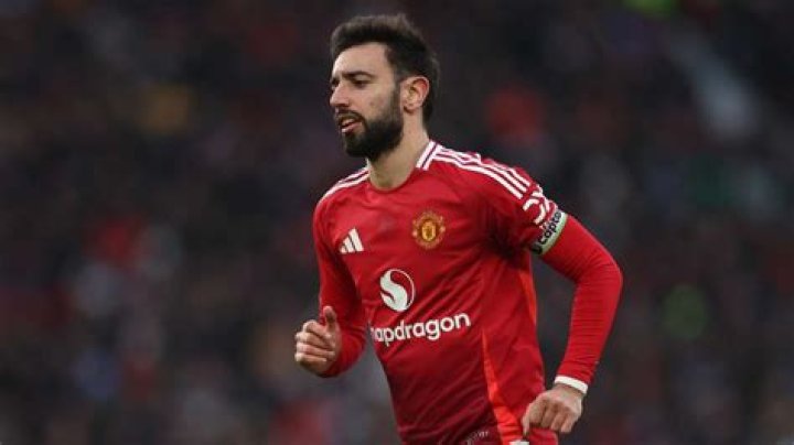 How much is Fernandes salary per week?