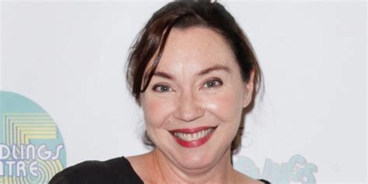 How much is Stephanie Courtney net worth?
