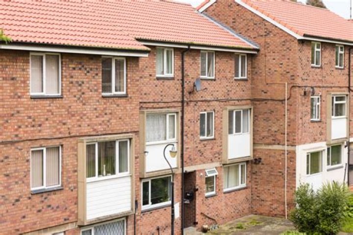 Is maisonette better than flat?