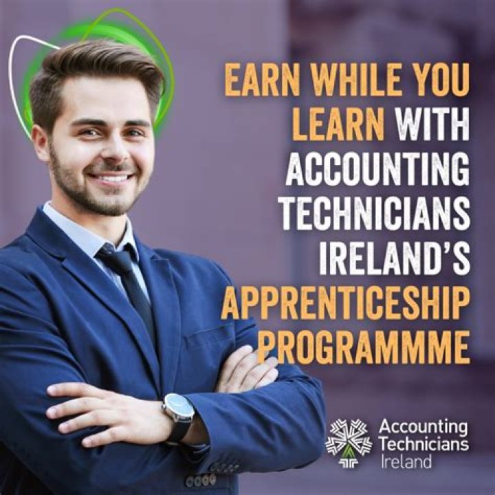 What do accounting technicians earn?