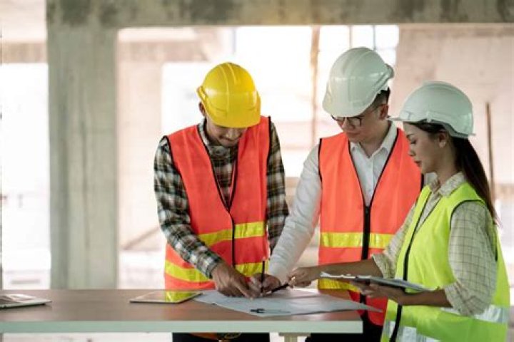 What does a civil engineer do on a daily basis?