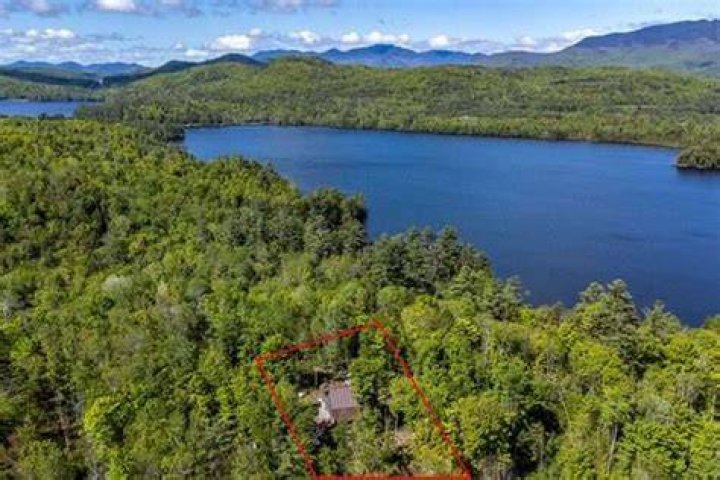 What is deeded waterfront?