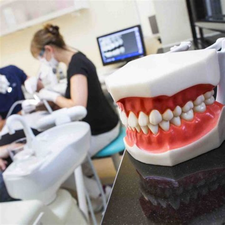 Who makes more money orthodontist or dentist?